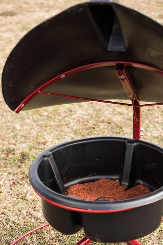 Elevated Broad Poly Vane Mineral Feeder