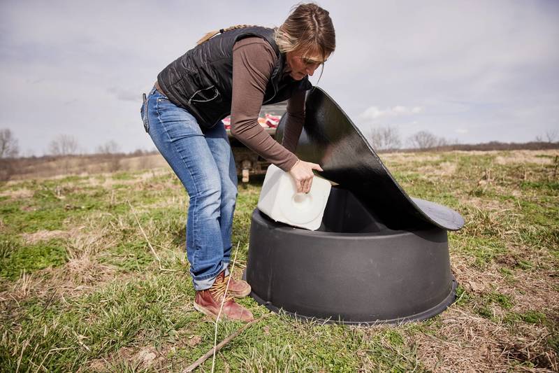 GROUND LEVEL 250 MINERAL FEEDER