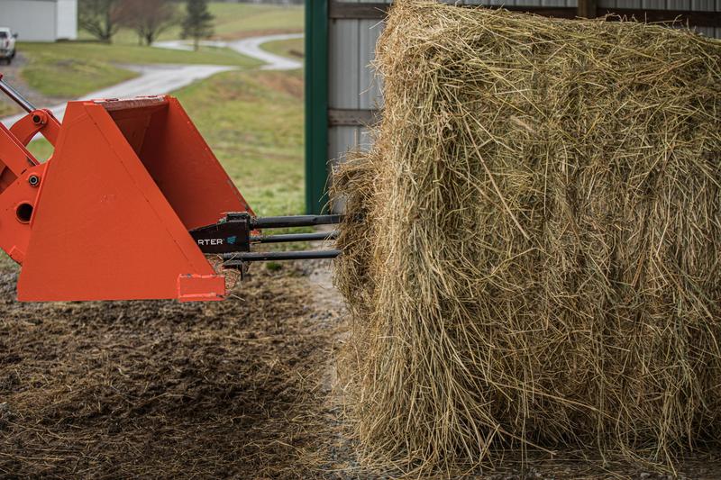 Bucket Mount Super Bale Spear