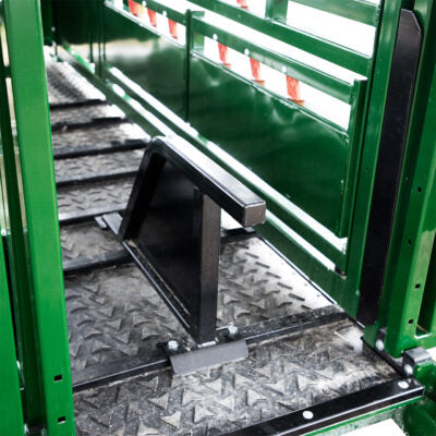 Arrowlock 88 Series Cattle Squeeze Chute