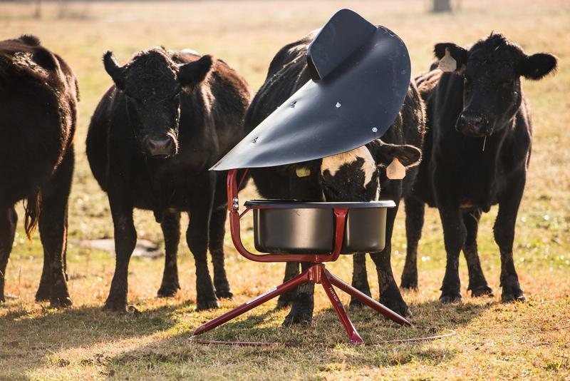 Elevated Broad Poly Vane Mineral Feeder