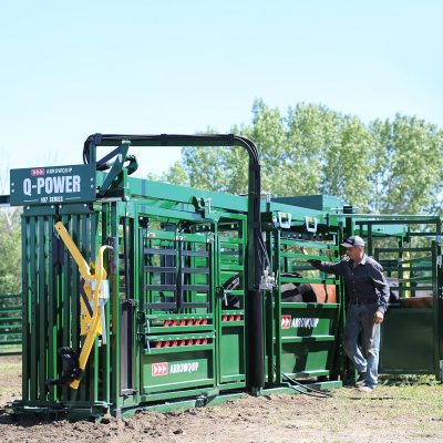 Q-Power 107 Series Portable Hydraulic Chute for Cattle, Alley & Tub